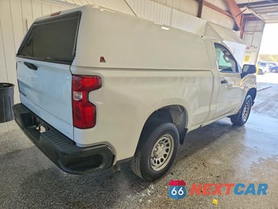 Trzecie zdjęcie samochodu z tyłu: 2023 CHEVROLET SILVERADO C1500 VIN:3GCNAAEK8PG359797 - miniatura