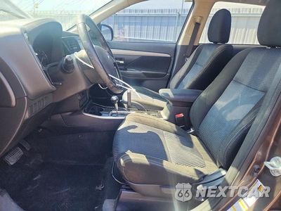Zdjęcie 7 z 13 samochodu: 2017 MITSUBISHI OUTLANDER SE VIN:JA4AD3A37HZ053122 - miniatura