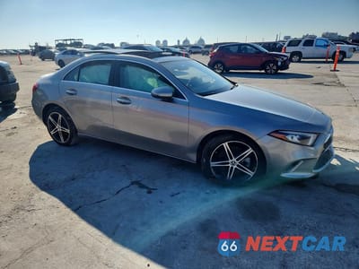 Czwarte zdjęcie samochodu z boku: 2020 MERCEDES-BENZ A 220 VIN:W1K3G4EB8LJ216919 - miniatura
