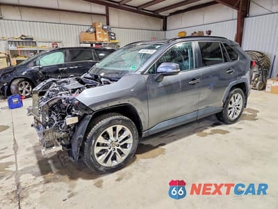 2021 TOYOTA RAV4 XLE PREMIUM 2T3A1RFV3MC173443 - główne zdjęcie licytacji z USA - miniatura