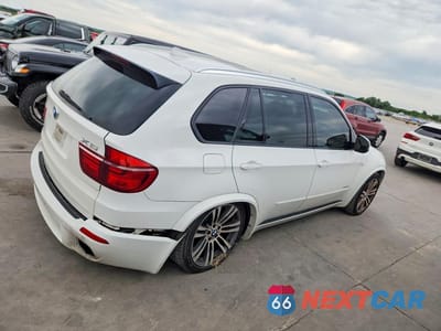 Trzecie zdjęcie samochodu z tyłu: 2013 BMW X5 XDRIVE50I VIN:5UXZV8C59D0C16872 - miniatura