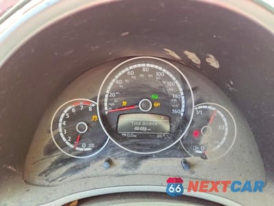 Zdjęcie 9 z 13 samochodu: 2015 VOLKSWAGEN BEETLE 1.8T VIN:3VW517AT2FM801150 - miniatura