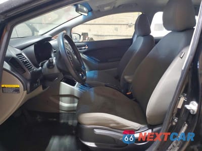 Zdjęcie 7 z 12 samochodu: 2016 KIA FORTE LX VIN:KNAFK4A6XG5539556 - miniatura