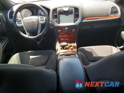 Zdjęcie 8 z 12 samochodu: 2014 CHRYSLER 300 VIN:2C3CCAAG3EH361395 - miniatura