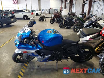 Trzecie zdjęcie samochodu z tyłu: 2021 SUZUKI GSX-R600 VIN:JS1GN7FA5M7100112 - miniatura