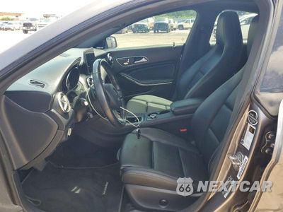 Zdjęcie 7 z 12 samochodu: 2019 MERCEDES-BENZ CLA 250 VIN:WDDSJ4EB4KN722042 - miniatura