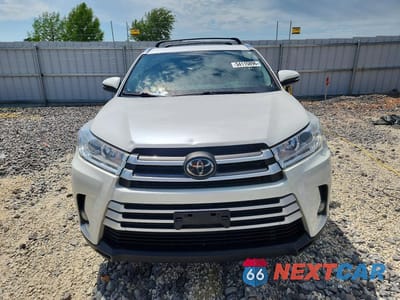 Piąte zdjęcie samochodu w środku: 2019 TOYOTA HIGHLANDER XLE VIN:5TDJZRFH3KS998009 - miniatura