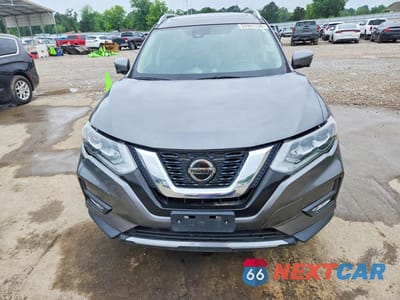 Piąte zdjęcie samochodu w środku: 2018 NISSAN ROGUE AWD SL VIN:JN8AT2MV2JW324017 - miniatura
