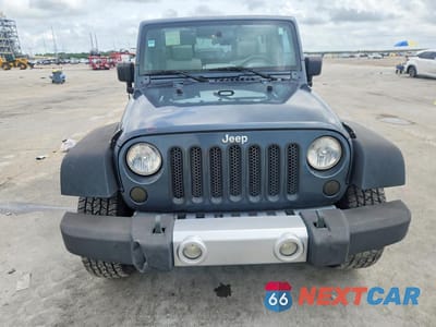 Piąte zdjęcie samochodu w środku: 2008 JEEP WRANGLER UNLIMITED SAHARA VIN:1J4GA59188L521069 - miniatura