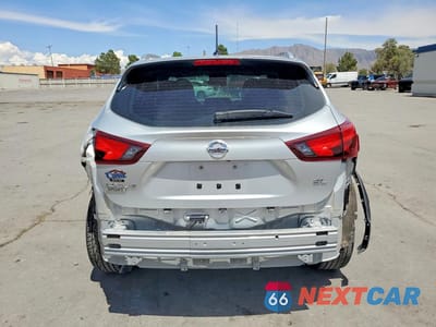 Zdjęcie 6 z 13 samochodu: 2017 NISSAN ROGUE SPORT SL VIN:JN1BJ1CP3HW030500 - miniatura