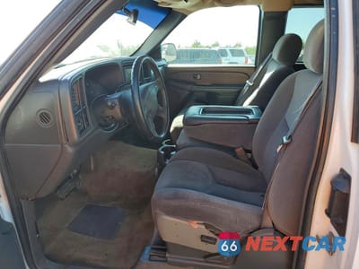 Zdjęcie 7 z 13 samochodu: 2005 GMC SIERRA VIN:1GTHC29U15E212069 - miniatura