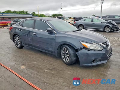 Czwarte zdjęcie samochodu z boku: 2017 NISSAN ALTIMA 2.5 SV VIN:1N4AL3AP0HC219338 - miniatura