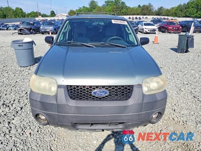 Piąte zdjęcie samochodu w środku: 2005 FORD ESCAPE XLT VIN:1FMYU93185KB08163 - miniatura
