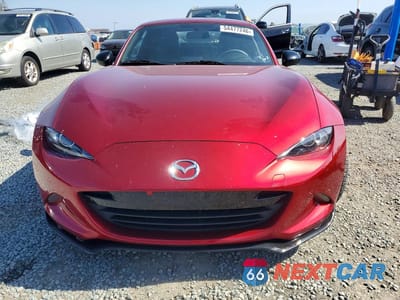 Piąte zdjęcie samochodu w środku: 2018 MAZDA MX-5 MIATA CLUB VIN:JM1NDAL71J0203537 - miniatura