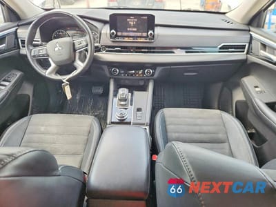 Zdjęcie 8 z 14 samochodu: 2023 MITSUBISHI OUTLANDER SE VIN:JA4J4UA81PZ025252 - miniatura