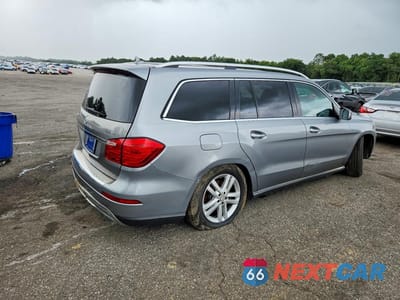 Trzecie zdjęcie samochodu z tyłu: 2015 MERCEDES-BENZ GL 450 4MATIC VIN:4JGDF6EEXFA561733 - miniatura