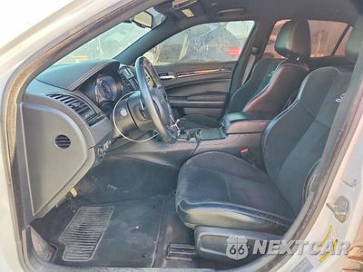 Zdjęcie 7 z 12 samochodu: 2018 CHRYSLER 300 VIN:2C3CCABGXJH127327 - miniatura