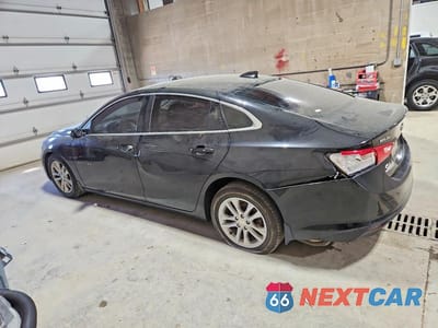 Drugie zdjęcie samochodu z przodu: 2018 CHEVROLET MALIBU LT VIN:1G1ZD5ST3JF233006 - miniatura