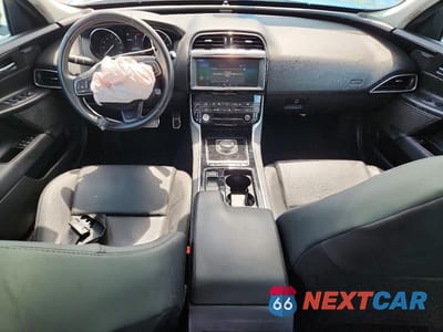 Zdjęcie 8 z 12 samochodu: 2019 JAGUAR XE PREMIUM VIN:SAJAJ4FX9KCP46768 - miniatura