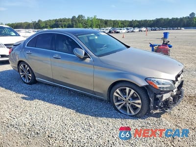 Czwarte zdjęcie samochodu z boku: 2020 MERCEDES-BENZ C 300 VIN:W1KWF8DB8LR601004 - miniatura