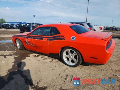 Drugie zdjęcie samochodu z przodu: 2010 DODGE CHALLENGER R VIN:2B3CJ5DT1AH200590 - miniatura