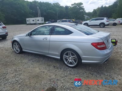 Drugie zdjęcie samochodu z przodu: 2012 MERCEDES-BENZ C 250 VIN:WDDGJ4HB8CF901892 - miniatura