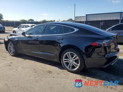 Drugie zdjęcie samochodu z przodu: 2013 TESLA MODEL S VIN:5YJSA1CP4DFP06951 - miniatura
