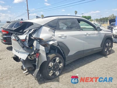Trzecie zdjęcie samochodu z tyłu: 2025 HYUNDAI KONA SEL VIN:KM8HBCAB6SU305976 - miniatura