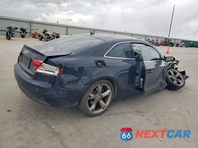 Trzecie zdjęcie samochodu z tyłu: 2010 AUDI A5 PREMIUM PLUS VIN:WAULFAFR6AA079612 - miniatura