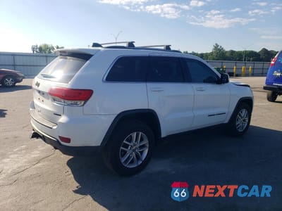 Trzecie zdjęcie samochodu z tyłu: 2017 JEEP GRAND CHEROKEE LAREDO VIN:1C4RJFAG2HC841959 - miniatura