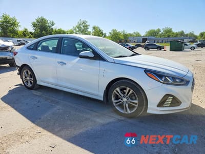 Czwarte zdjęcie samochodu z boku: 2019 HYUNDAI SONATA SEL VIN:5NPE34AF6KH812187 - miniatura