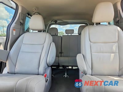 Zdjęcie 10 z 13 samochodu: 2020 TOYOTA SIENNA XLE 7-PASSENGER VIN:5TDDZ3DC5LS235721 - miniatura