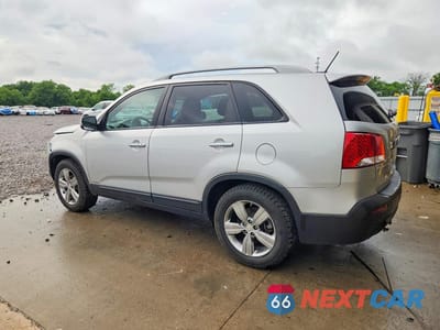 Drugie zdjęcie samochodu z przodu: 2013 KIA SORENTO EX VIN:5XYKUDA26DG319536 - miniatura