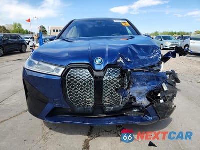 Piąte zdjęcie samochodu w środku: 2025 BMW IX XDRIVE50 VIN:WB523CF08SCU58827 - miniatura