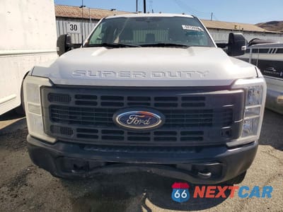 Piąte zdjęcie samochodu w środku: 2023 FORD F350 SUPER DUTY VIN:1FT8W3DT5PEC22151 - miniatura
