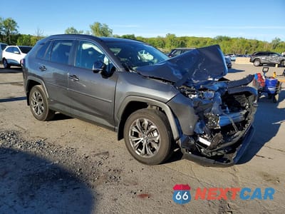 Czwarte zdjęcie samochodu z boku: 2024 TOYOTA RAV4 XLE PREMIUM VIN:2T3B6RFV1RW065382 - miniatura