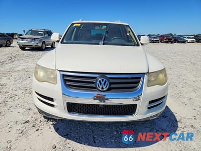 Piąte zdjęcie samochodu w środku: 2009 VOLKSWAGEN TOUAREG 2 V6 TDI VIN:WVGFM77L59D035108 - miniatura