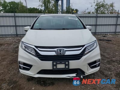 Piąte zdjęcie samochodu w środku: 2018 HONDA ODYSSEY TOURING VIN:5FNRL6H87JB000141 - miniatura