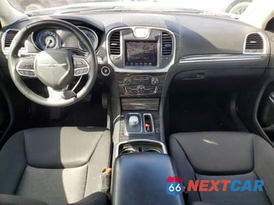 Zdjęcie 8 z 12 samochodu: 2022 CHRYSLER 300 TOURING VIN:2C3CCAAGXNH134480 - miniatura
