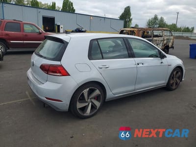 Trzecie zdjęcie samochodu z tyłu: 2019 VOLKSWAGEN GTI S VIN:3VW6T7AU9KM032521 - miniatura