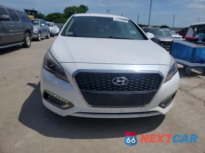 Piąte zdjęcie samochodu w środku: 2017 HYUNDAI SONATA HYBRID SE VIN:KMHE24L15HA058358 - miniatura
