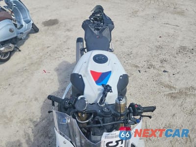 Piąte zdjęcie samochodu w środku: 2026 BMW S 1000 RR VIN:WB10P2304T6M32401 - miniatura