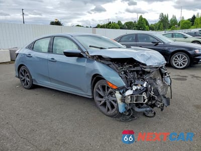 Czwarte zdjęcie samochodu z boku: 2018 HONDA CIVIC SPORT VIN:SHHFK7H42JU401989 - miniatura