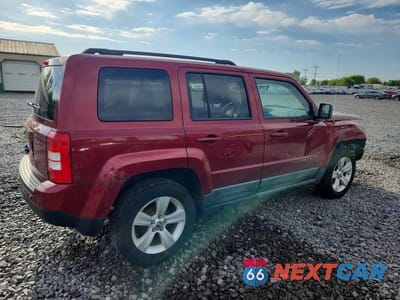 Trzecie zdjęcie samochodu z tyłu: 2011 JEEP PATRIOT SPORT VIN:1J4NF1GB6BD154543 - miniatura