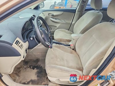 Zdjęcie 7 z 12 samochodu: 2011 TOYOTA COROLLA LE VIN:2T1BU4EE2BC731451 - miniatura