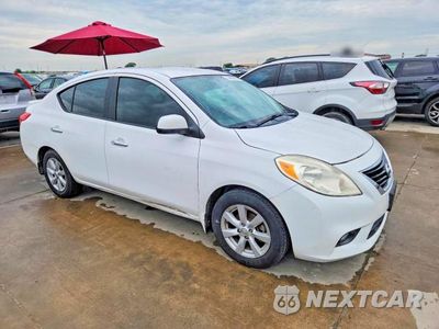 Czwarte zdjęcie samochodu z boku: 2013 NISSAN VERSA SL VIN:3N1CN7AP8DL894702 - miniatura
