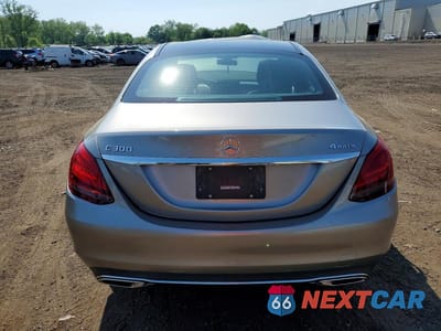 Zdjęcie 6 z 12 samochodu: 2019 MERCEDES-BENZ C 300 4MATIC VIN:55SWF8EB3KU302953 - miniatura