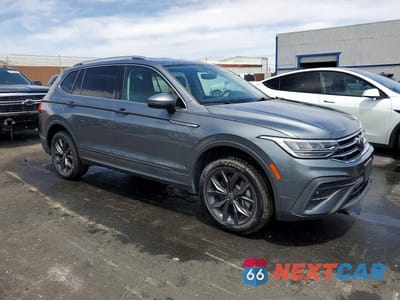 Czwarte zdjęcie samochodu z boku: 2023 VOLKSWAGEN TIGUAN SE VIN:3VV3B7AX4PM055992 - miniatura