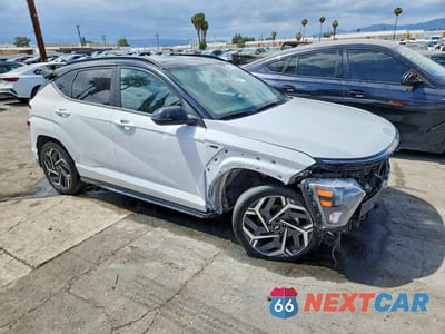 Czwarte zdjęcie samochodu z boku: 2024 HYUNDAI KONA N LINE VIN:KM8HA3A32RU058462 - miniatura