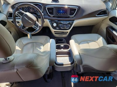 Zdjęcie 8 z 13 samochodu: 2020 CHRYSLER PACIFICA TOURING L VIN:2C4RC1BG9LR131811 - miniatura
